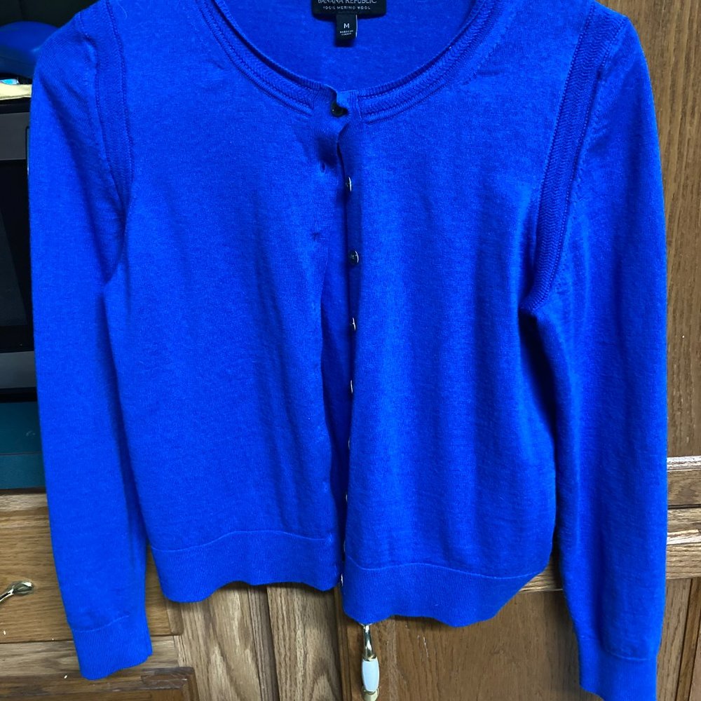 Sweaters - Picture 6 of 6